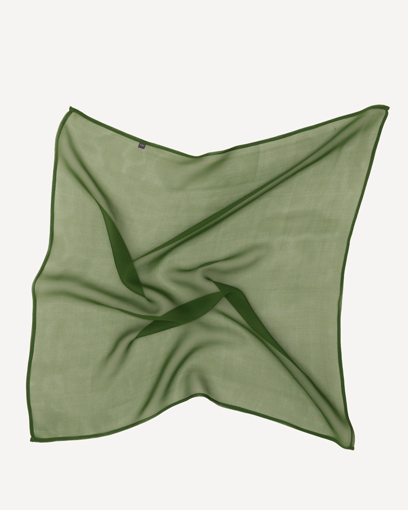 grön scarfie sidensjal